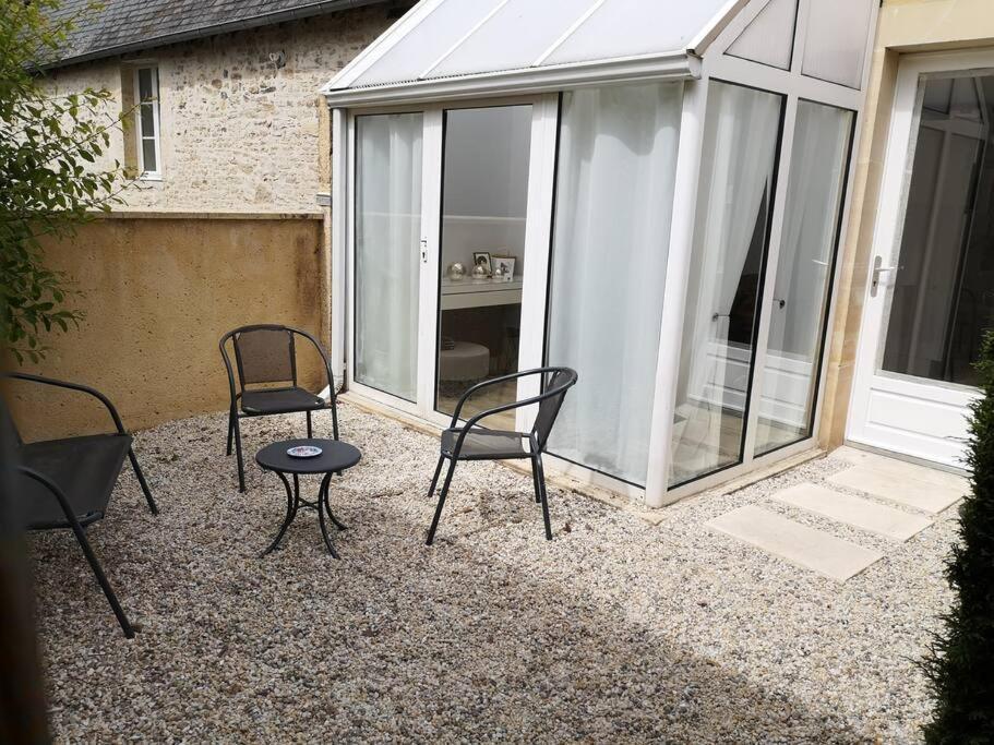 Maison De Ville Chaleureuse Au Coeur De Bayeux Exterior foto