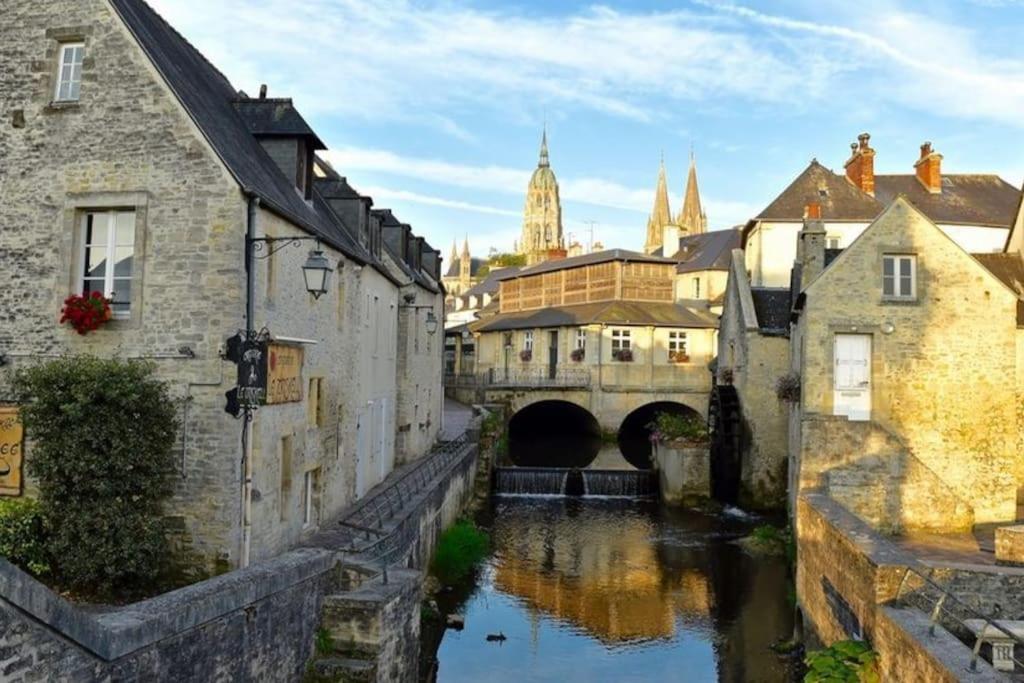 Maison De Ville Chaleureuse Au Coeur De Bayeux Exterior foto